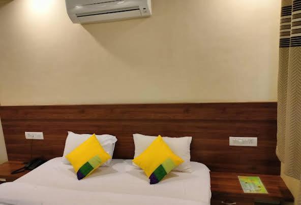 Hotel President House Matheran Esterno foto